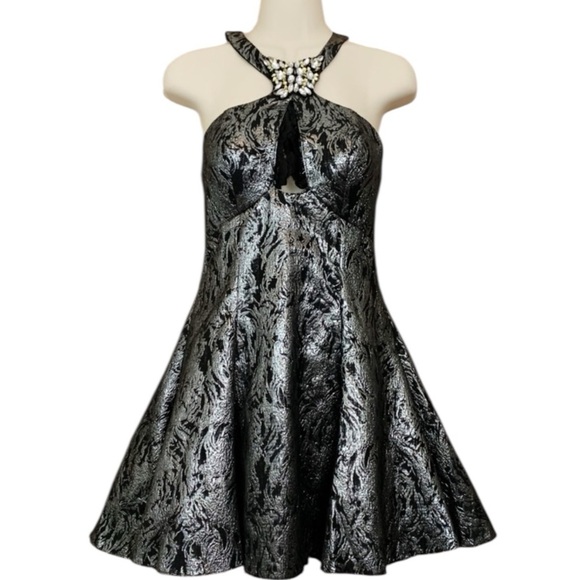 Dave & Johnny Dresses & Skirts - Dave & Johnny Silver Black Jeweled Halter Cocktail Short Dress Prom Formal Vegas